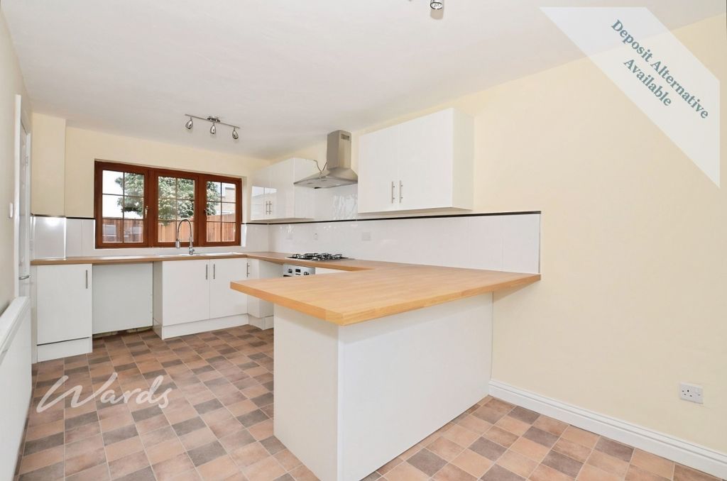 Property photo 3 of 8 Kitchen