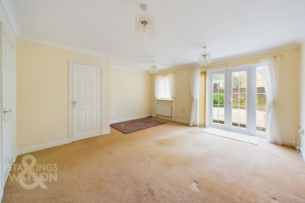 Property photo 2 of 19