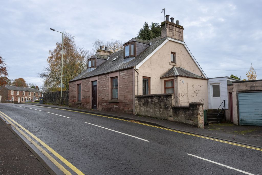 Property photo 3 of 38