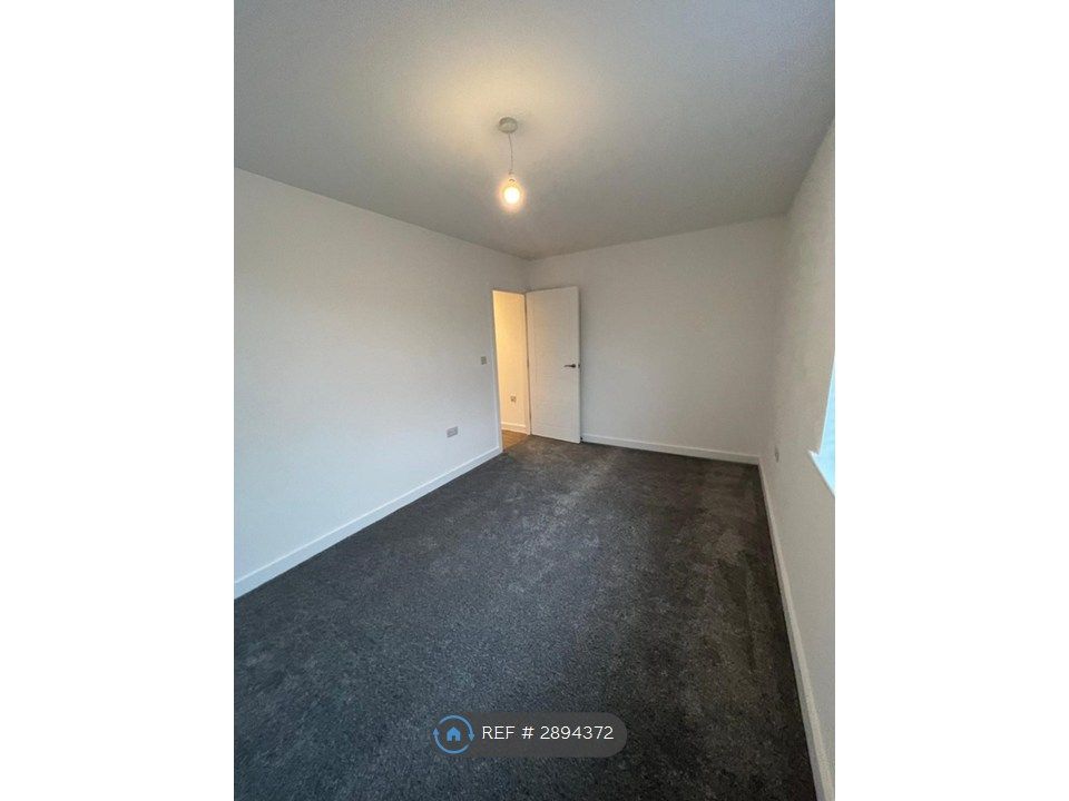 Property photo 3 of 28