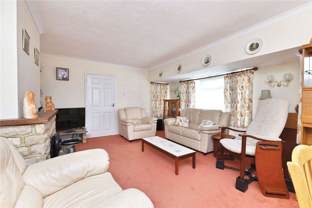 Property photo 3 of 16 Picture No. 13