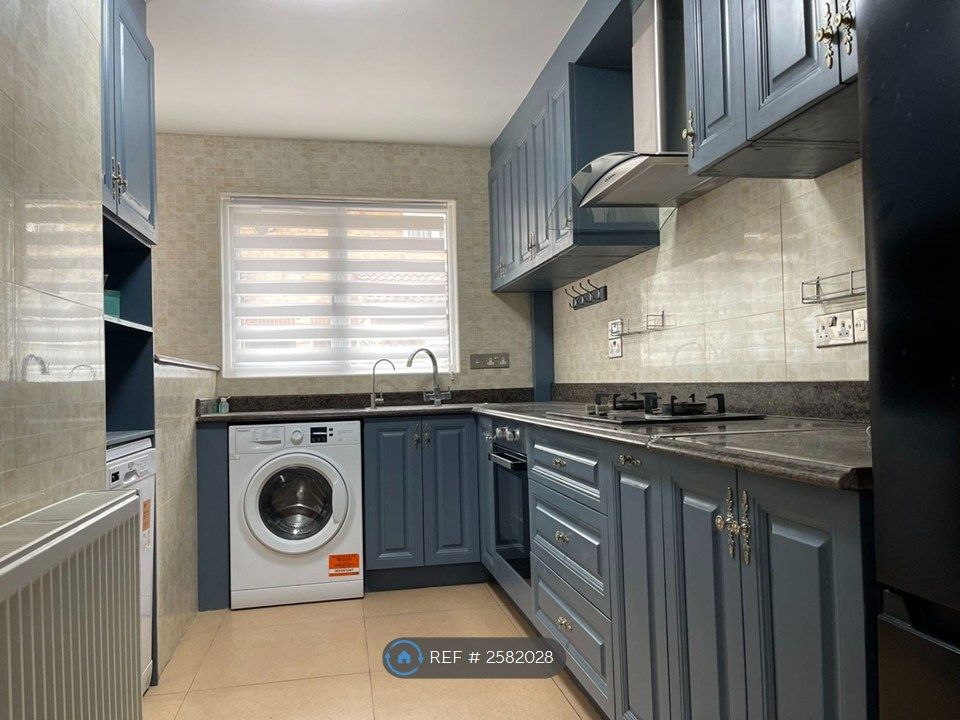 Property photo 1 of 8 Kitchen