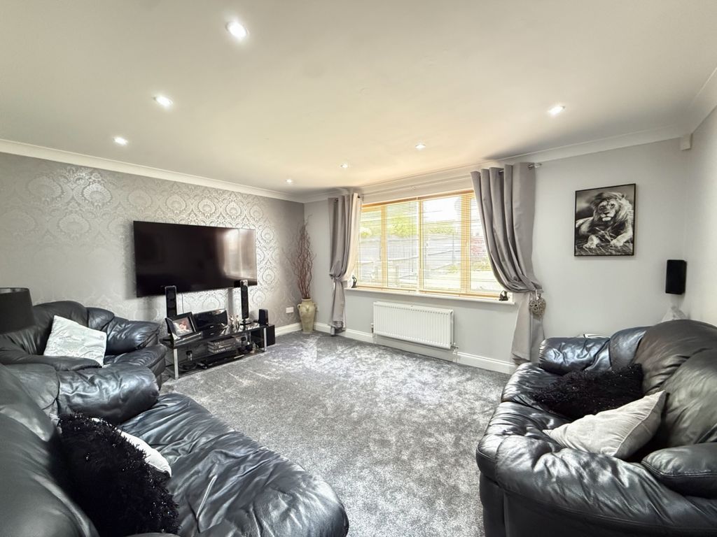 Property photo 2 of 22 4220263