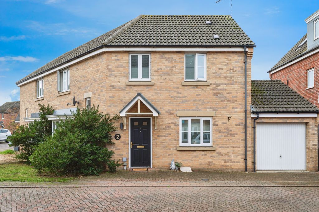 Property photo 2 of 20 Front Aspect