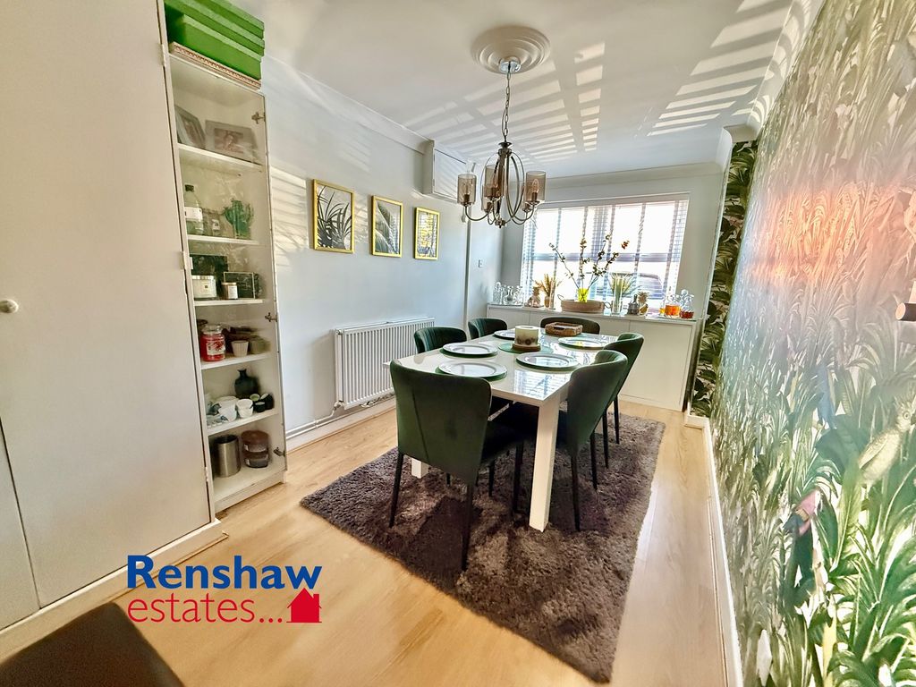 Property photo 3 of 18 Dr