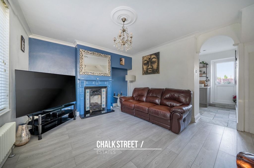 Property photo 3 of 21