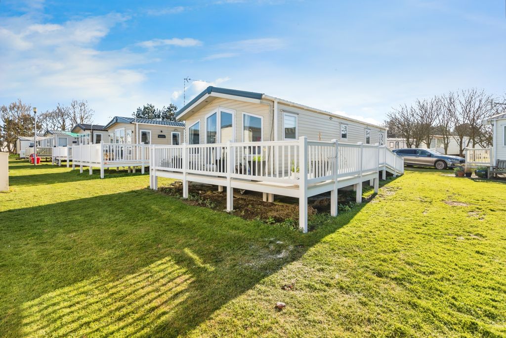 Property photo 1 of 17 Front