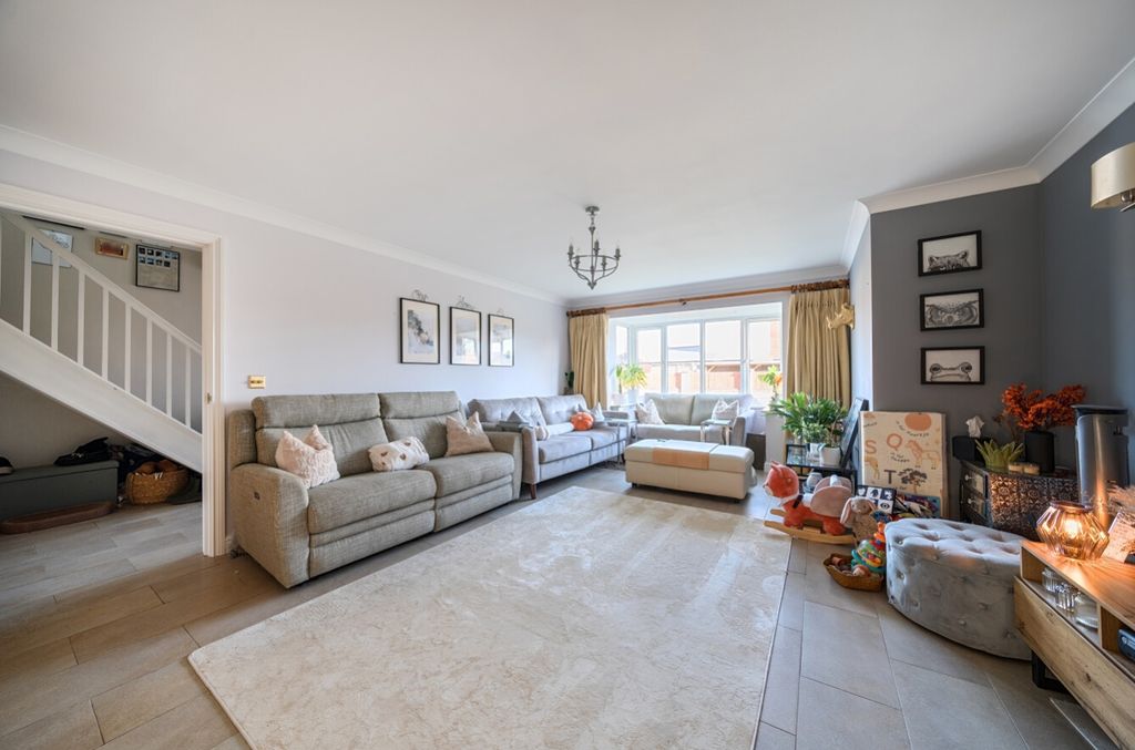 Property photo 3 of 28 1376091-3-6915E86Bdb616