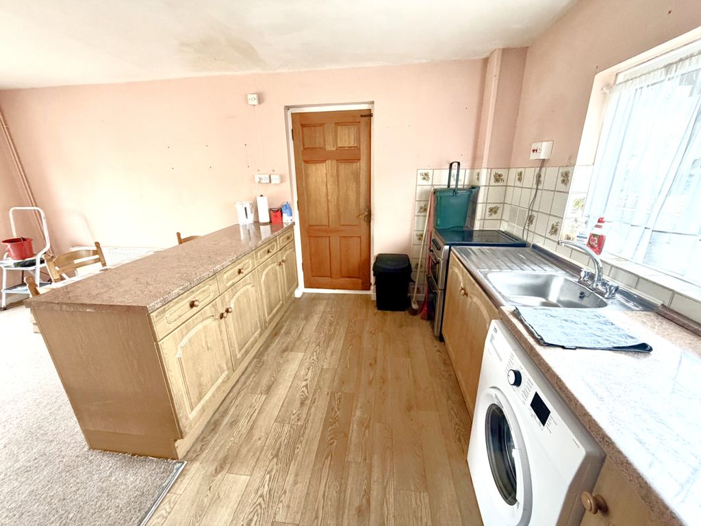 Property photo 2 of 11 Image