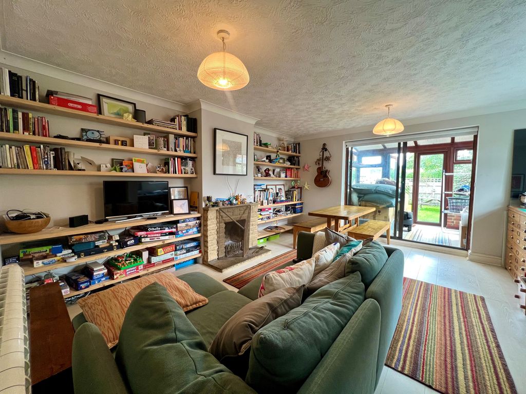 Property photo 3 of 11
