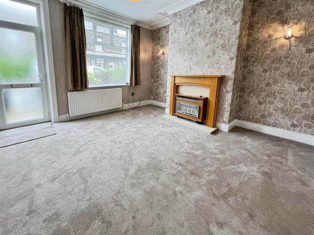 Property photo 3 of 14 Living Room