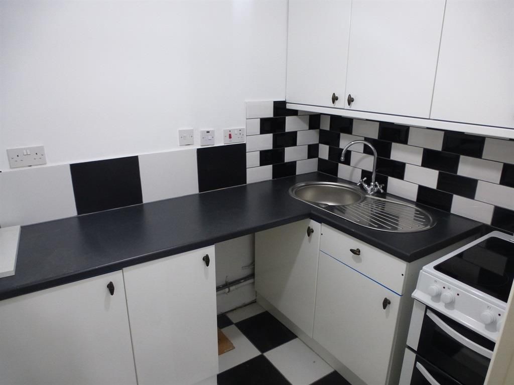 Property photo 2 of 4 Kitchen