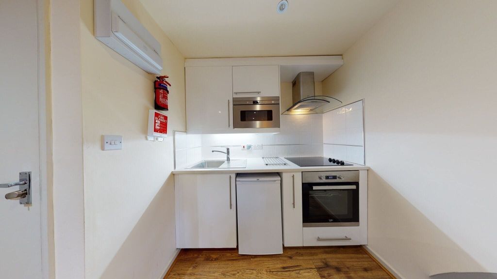 Property photo 2 of 8 Kitchen