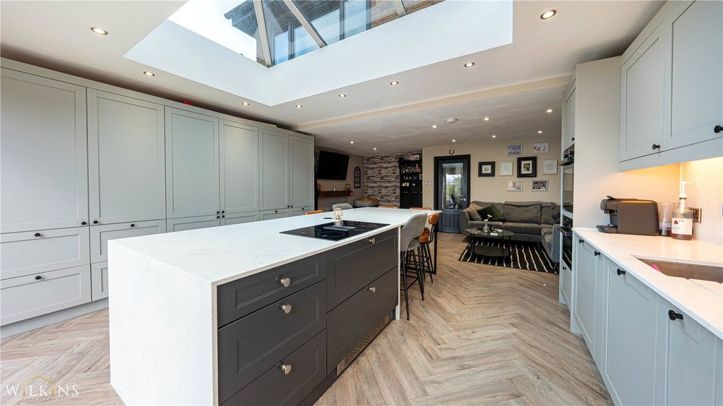 Property photo 3 of 31 Picture No. 19