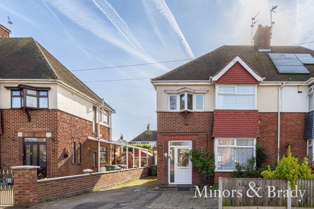 Property photo 1 of 2