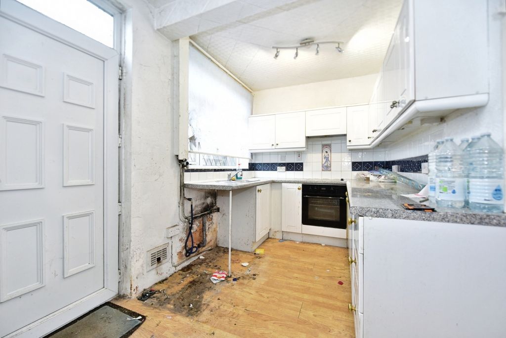 Property photo 3 of 15 Pbox-Img.Jpg