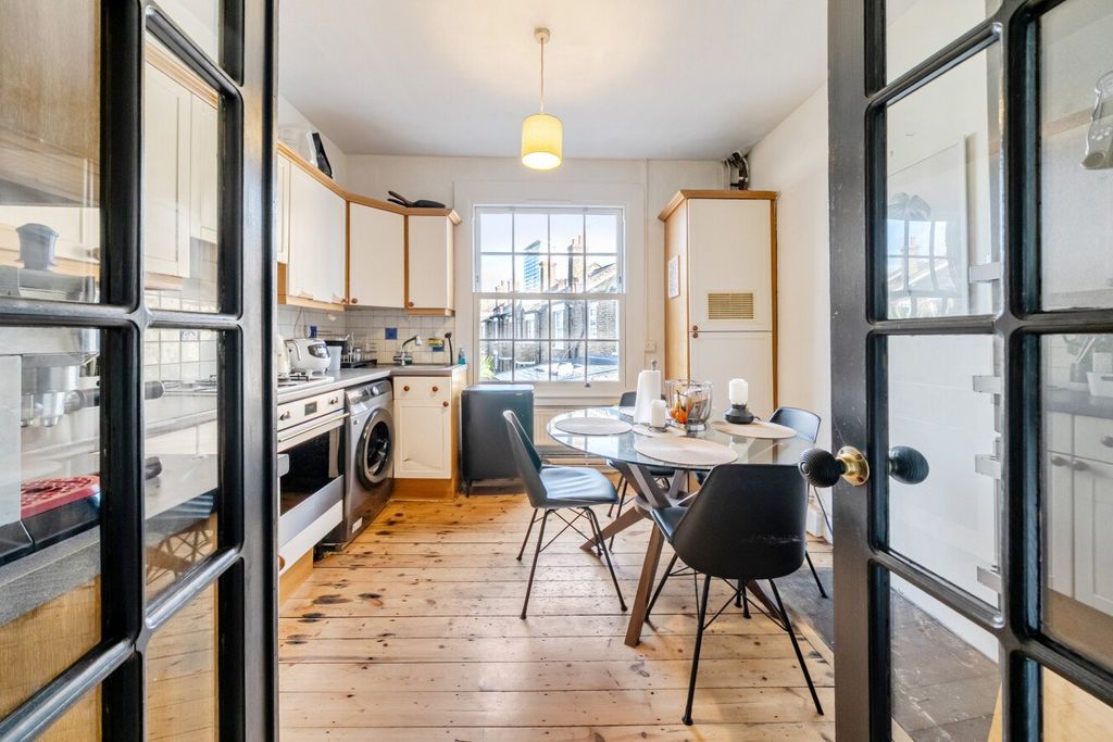 Property photo 2 of 14 Picture No. 12