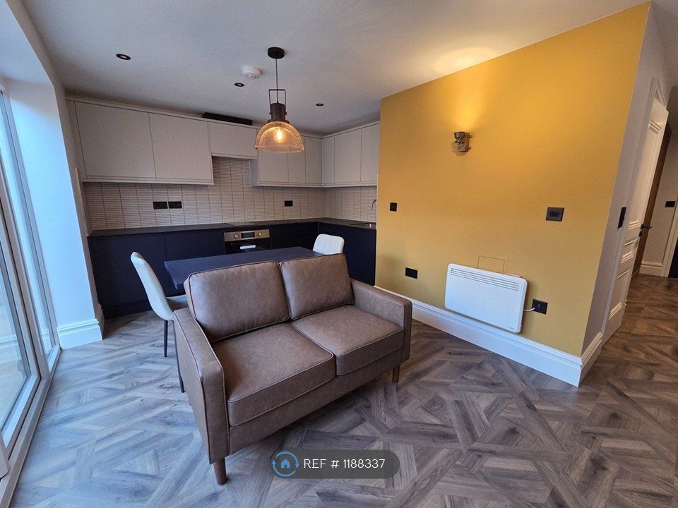 Property photo 1 of 32 Luxury One-Bedroom Apartment With Private Patio