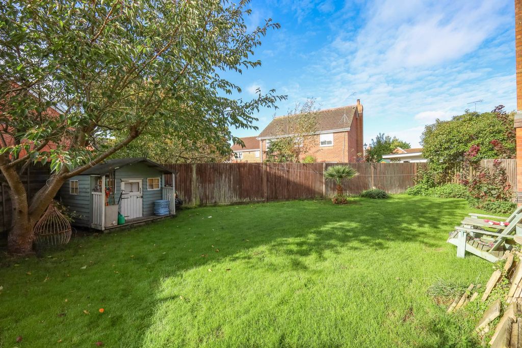 Property photo 2 of 27