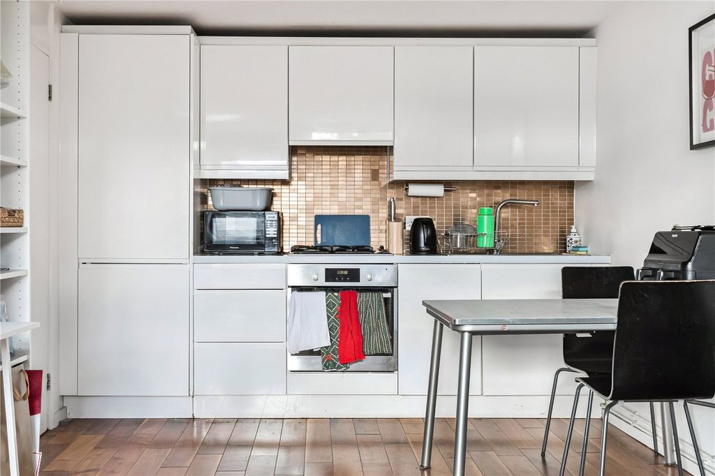 Property photo 2 of 10 Picture No. 06