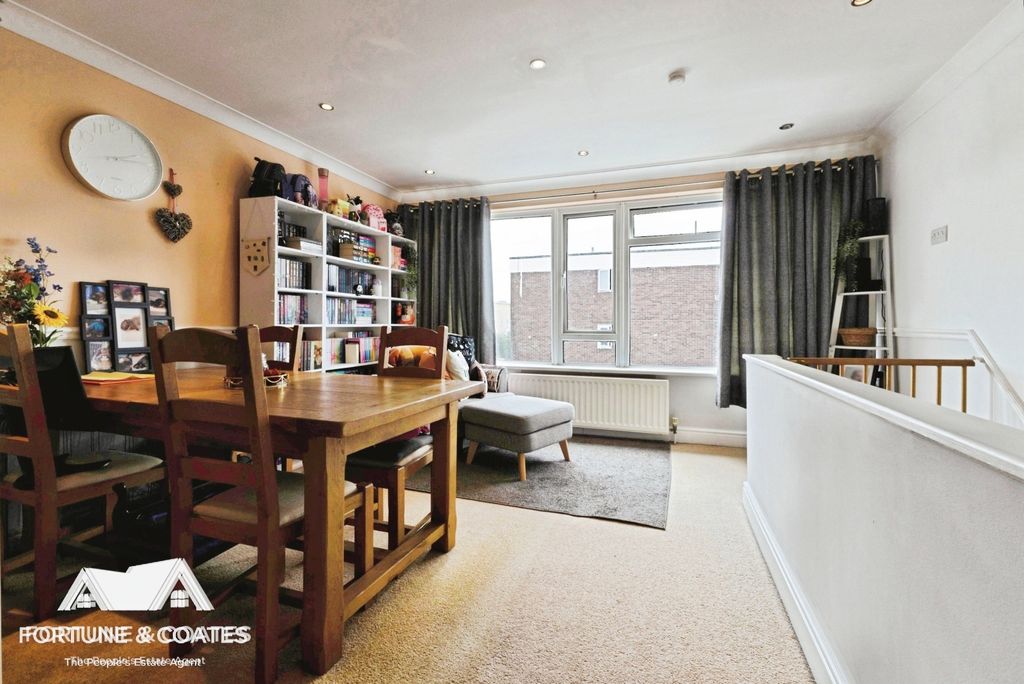 Property photo 3 of 15 Pbox-Img.Jpg