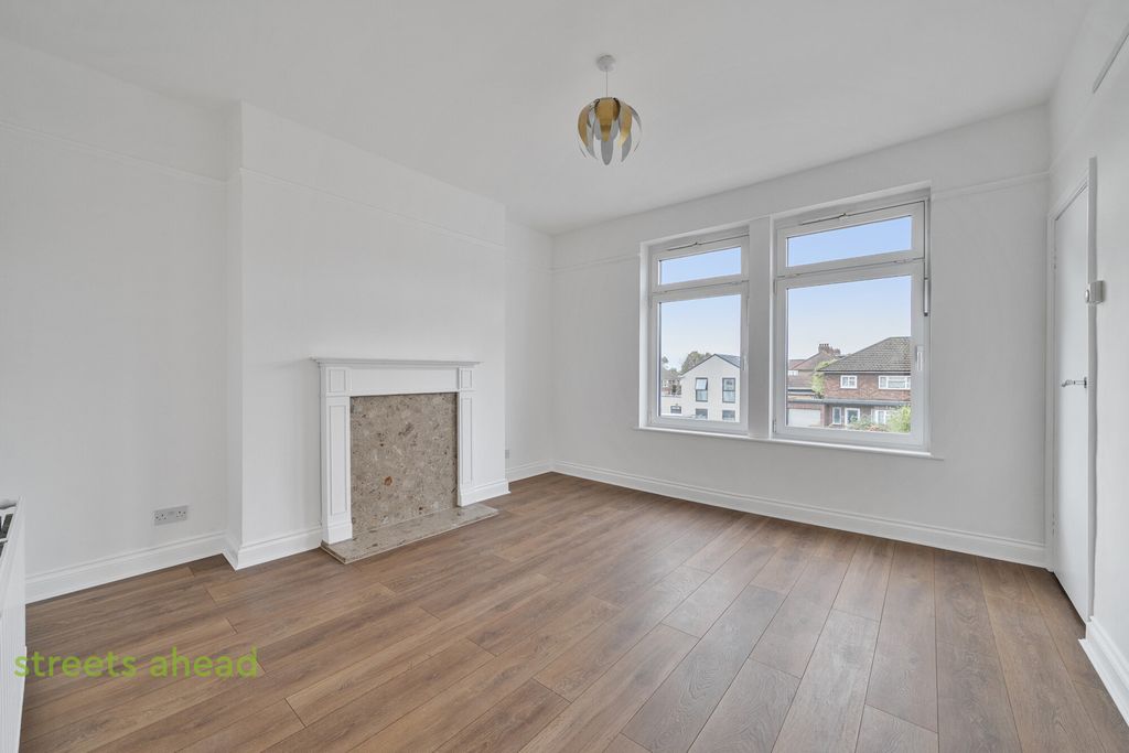 Property photo 1 of 13 8Cf734Bd-8Ff0-4cc...