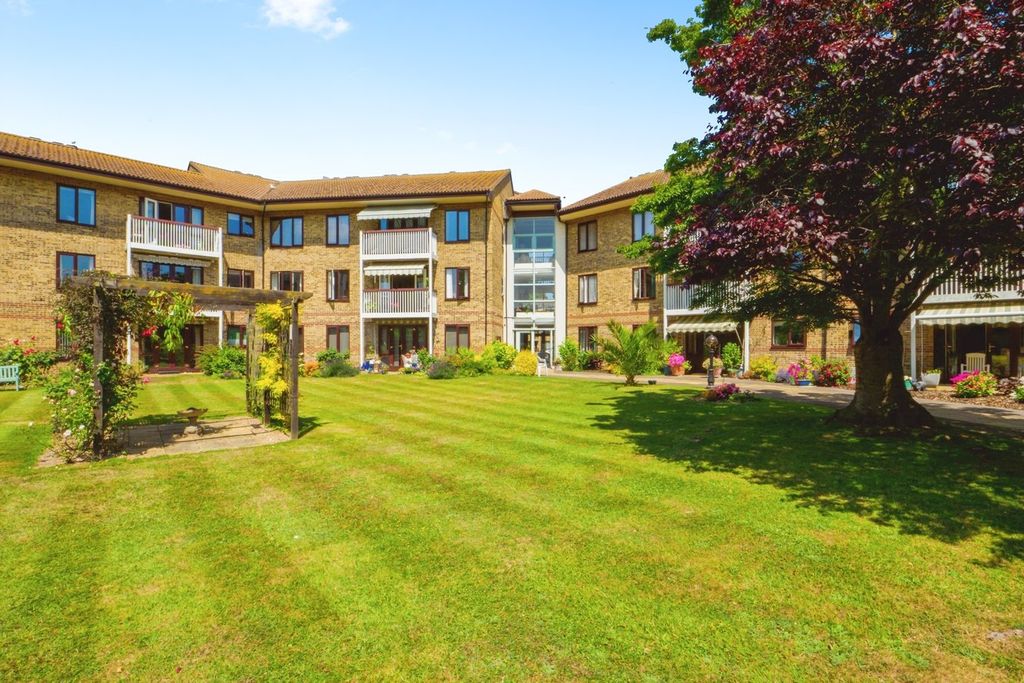 Property photo 1 of 18