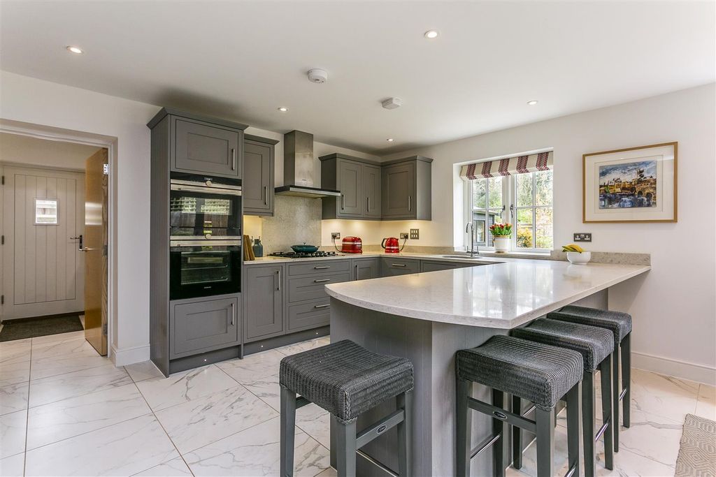 Property photo 2 of 16 Kitchen