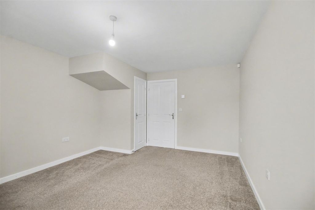 Property photo 2 of 23 Lounge_2.Jpeg