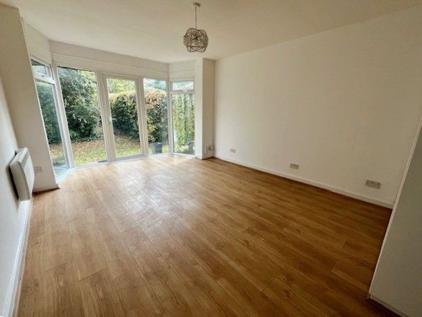 Property photo 3 of 9 6