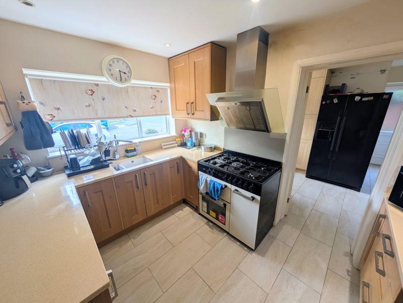 Property photo 3 of 16 Photo 12