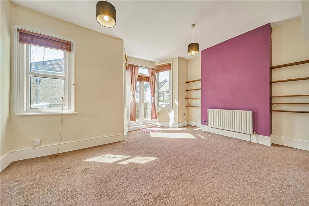 Property photo 3 of 6