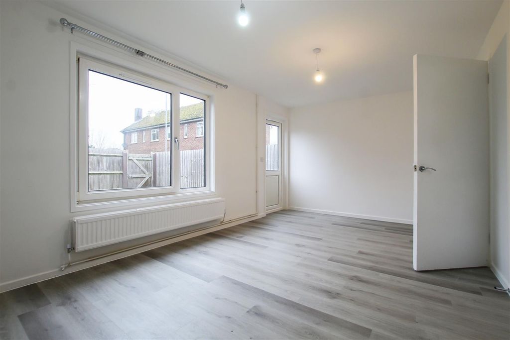 Property photo 3 of 13 Img_9666.Jpg