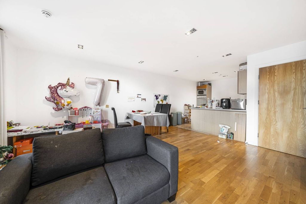 Property photo 3 of 13