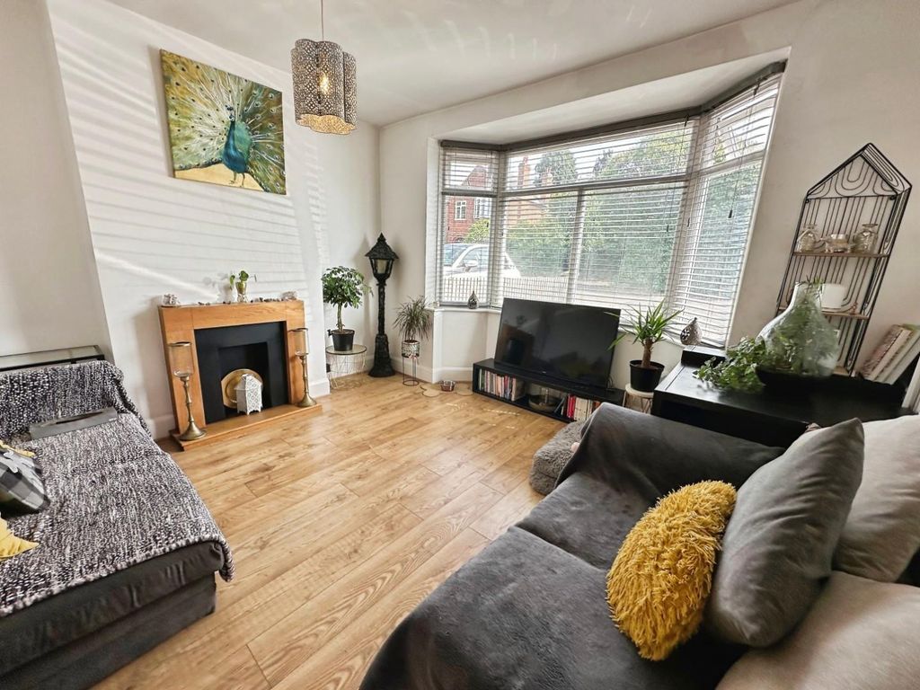 Property photo 2 of 17 Lounge