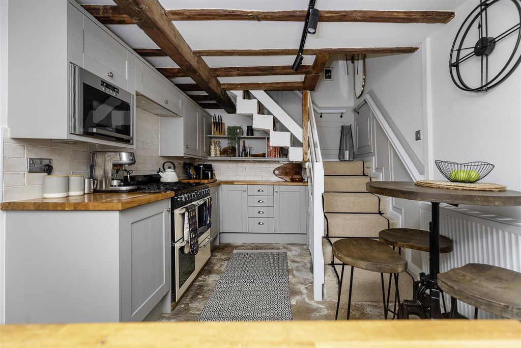 Property photo 2 of 32 Kitchen