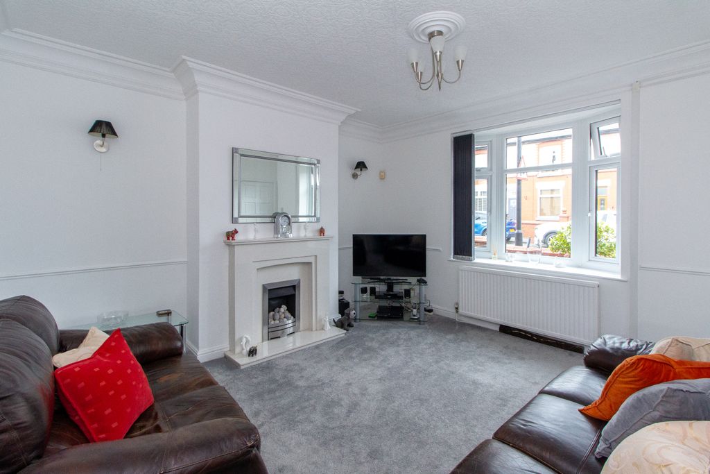 Property photo 3 of 40 Picture No. 32