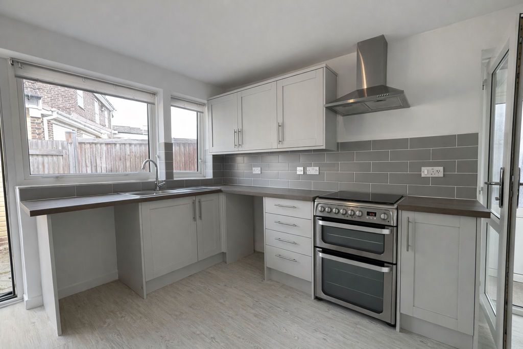 Property photo 3 of 10 Photo 5