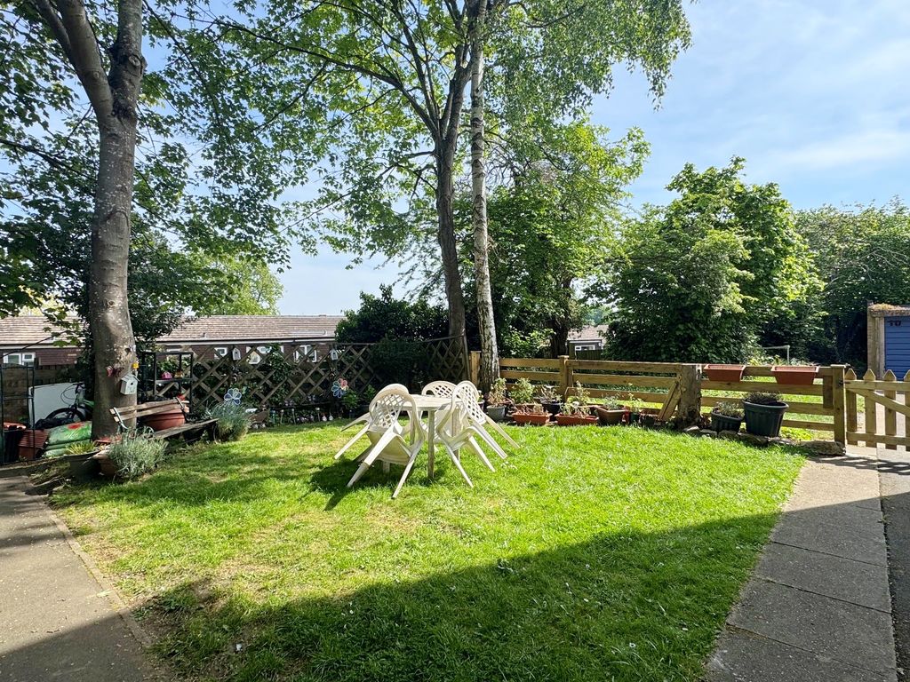 Additional image 10 of 2 bed flat for saleWebster Avenue, Kenilworth CV8