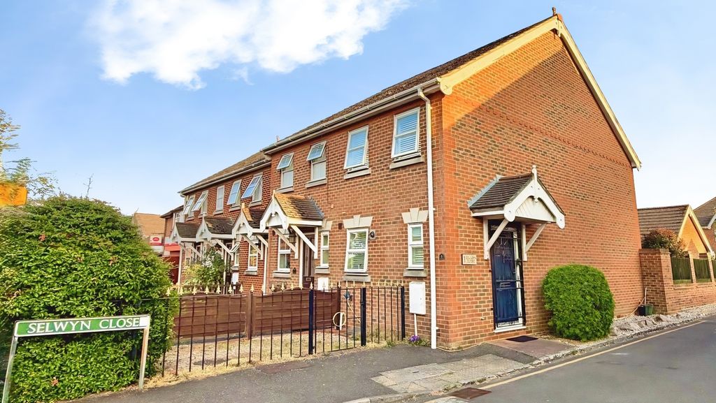 Property photo 1 of 17 Pbox-Img.Jpg