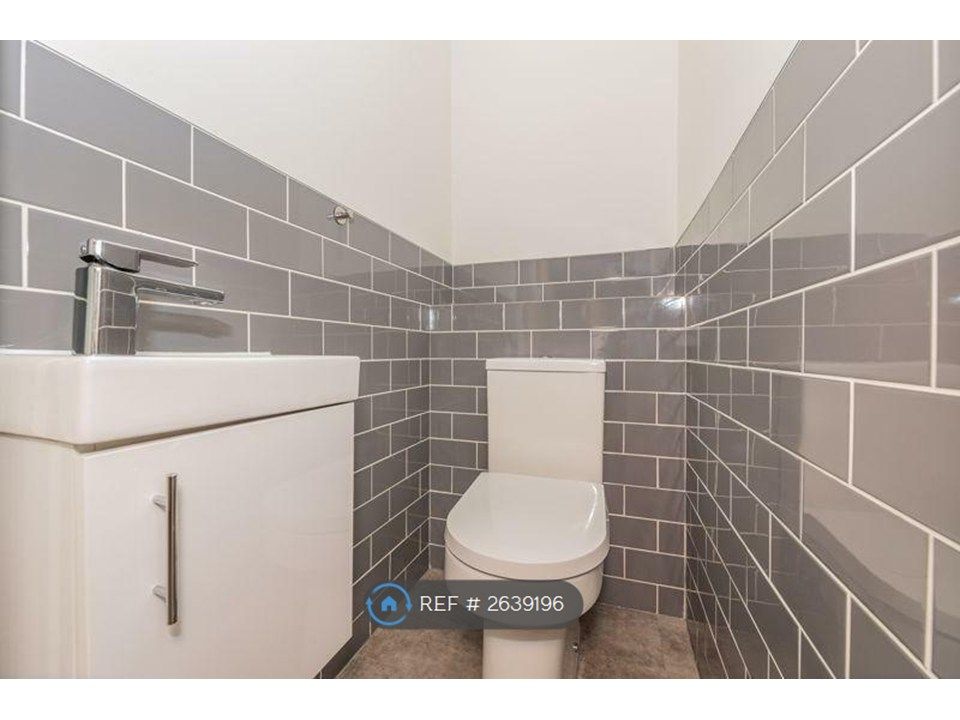 Property photo 3 of 9 Wc
