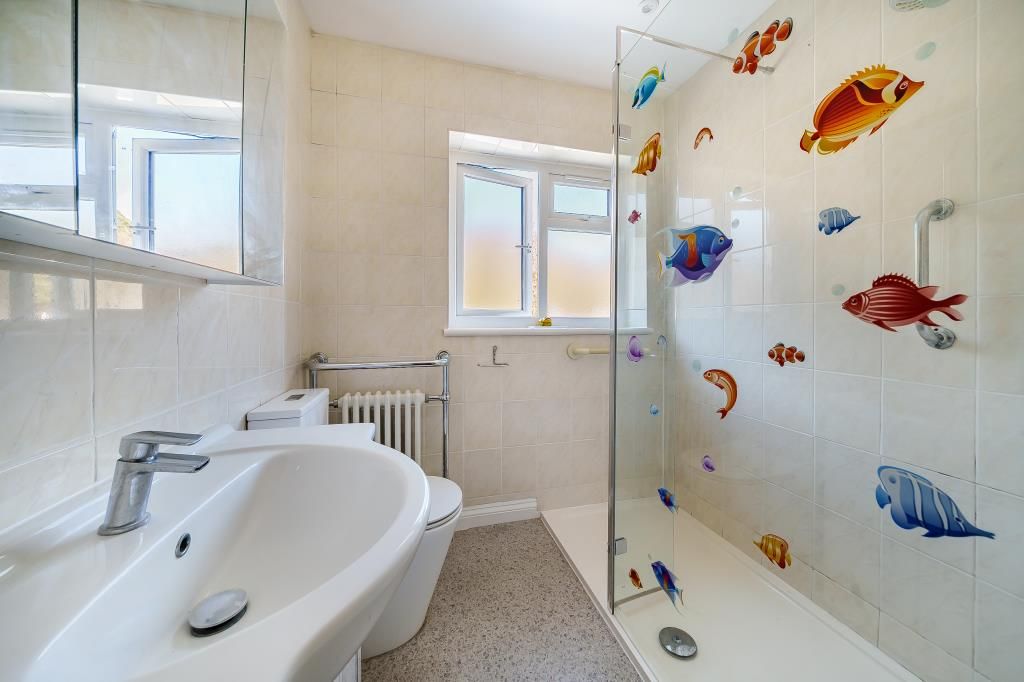 Property photo 3 of 26 Bathroom