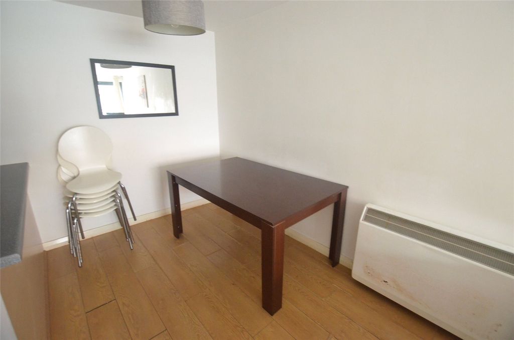 Property photo 3 of 6 Picture No. 04