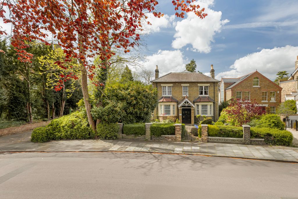 Property photo 1 of 11