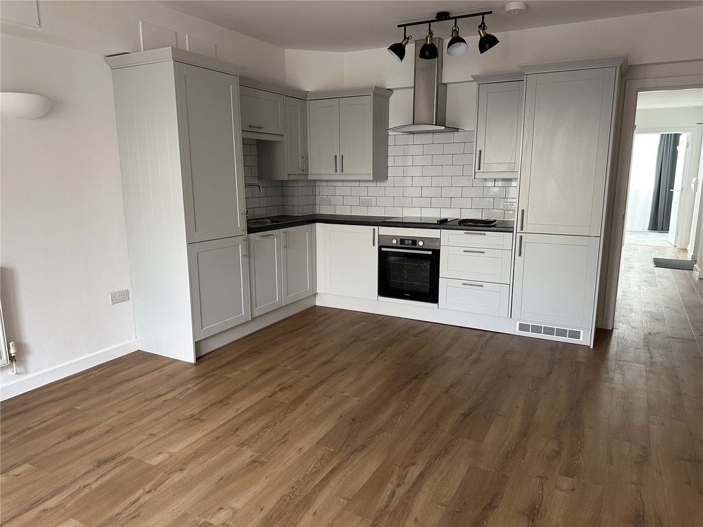 Property photo 2 of 10 Picture No. 03