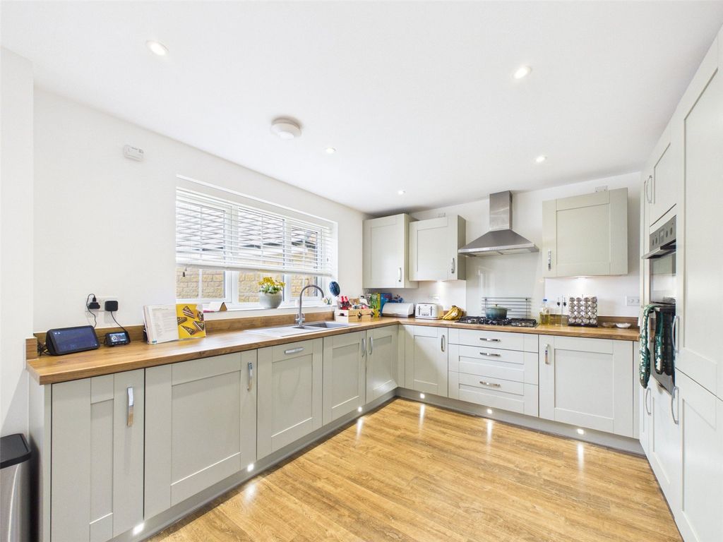 Property photo 3 of 15 Picture No. 13
