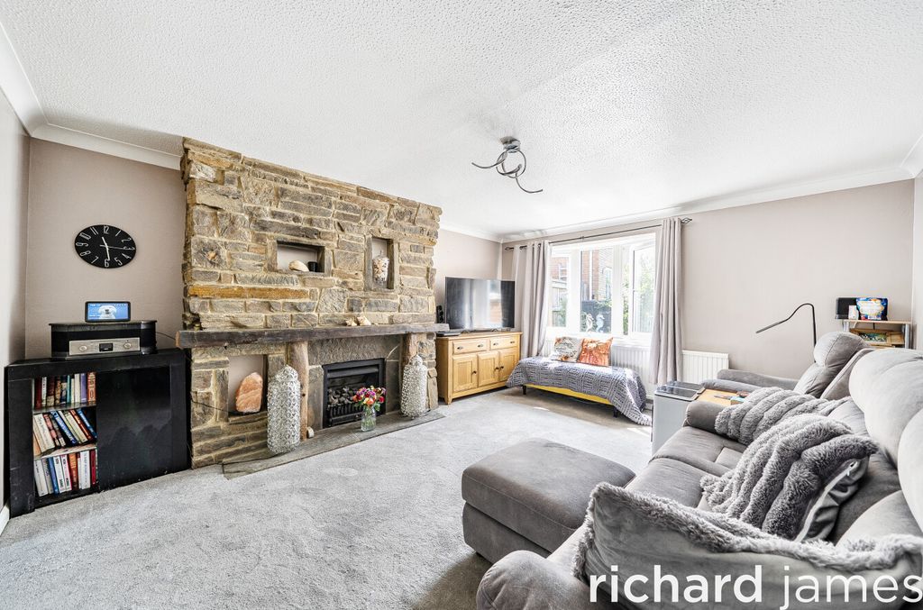 Property photo 2 of 14 12E4364Acd0A4F5891E3E2d862d93257