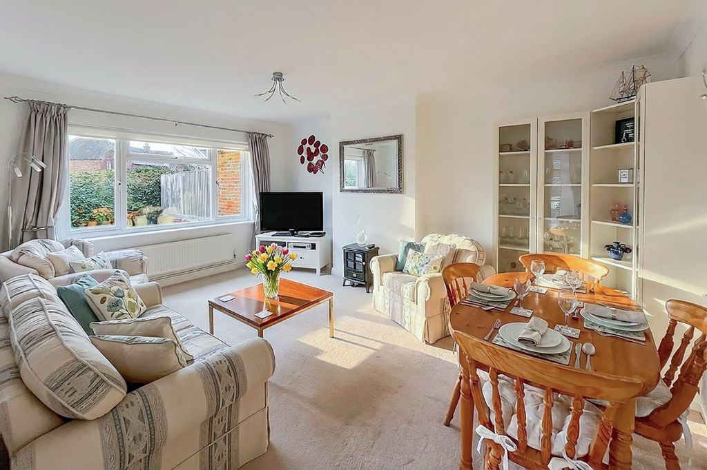 Property photo 3 of 12 Picture No. 27