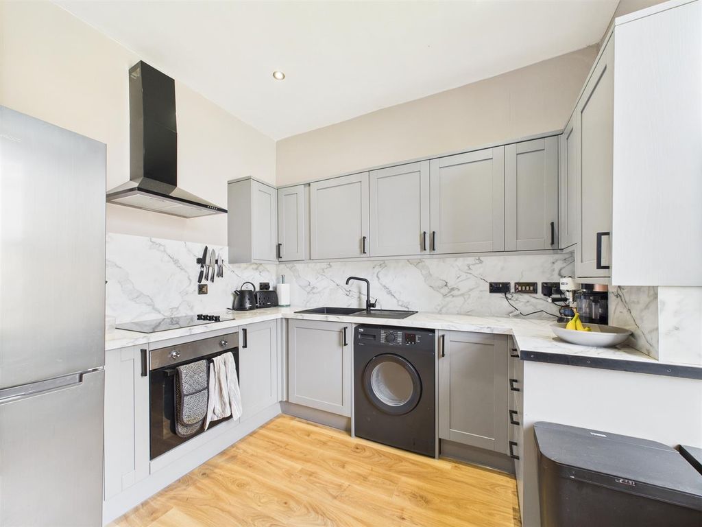 Property photo 3 of 16 13c Morn Street.Jpg