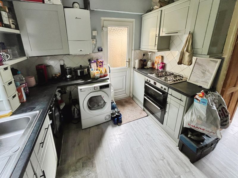 Property photo 3 of 14 Kitchen